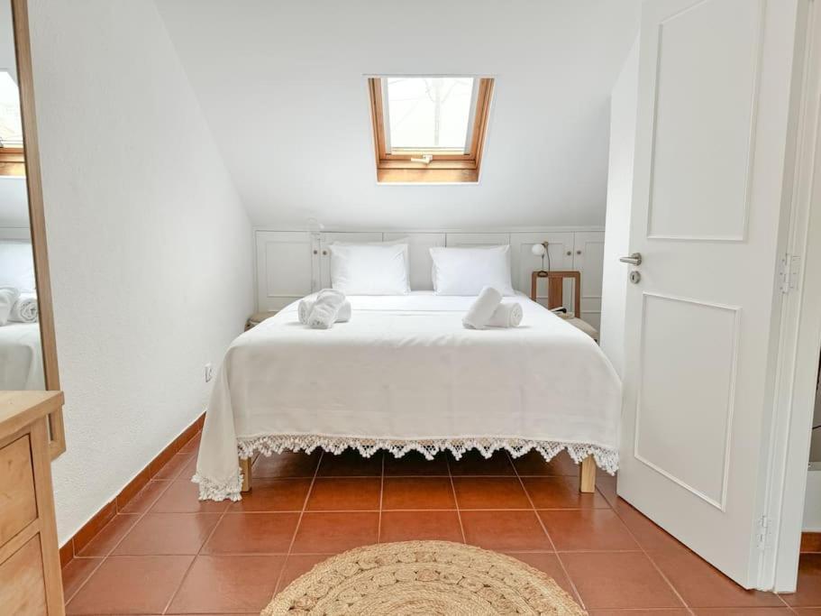 Costa Inn Beach House With Pool By Homeful Homes Costa de Caparica Zewnętrze zdjęcie