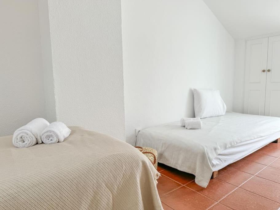 Costa Inn Beach House With Pool By Homeful Homes Costa de Caparica Zewnętrze zdjęcie